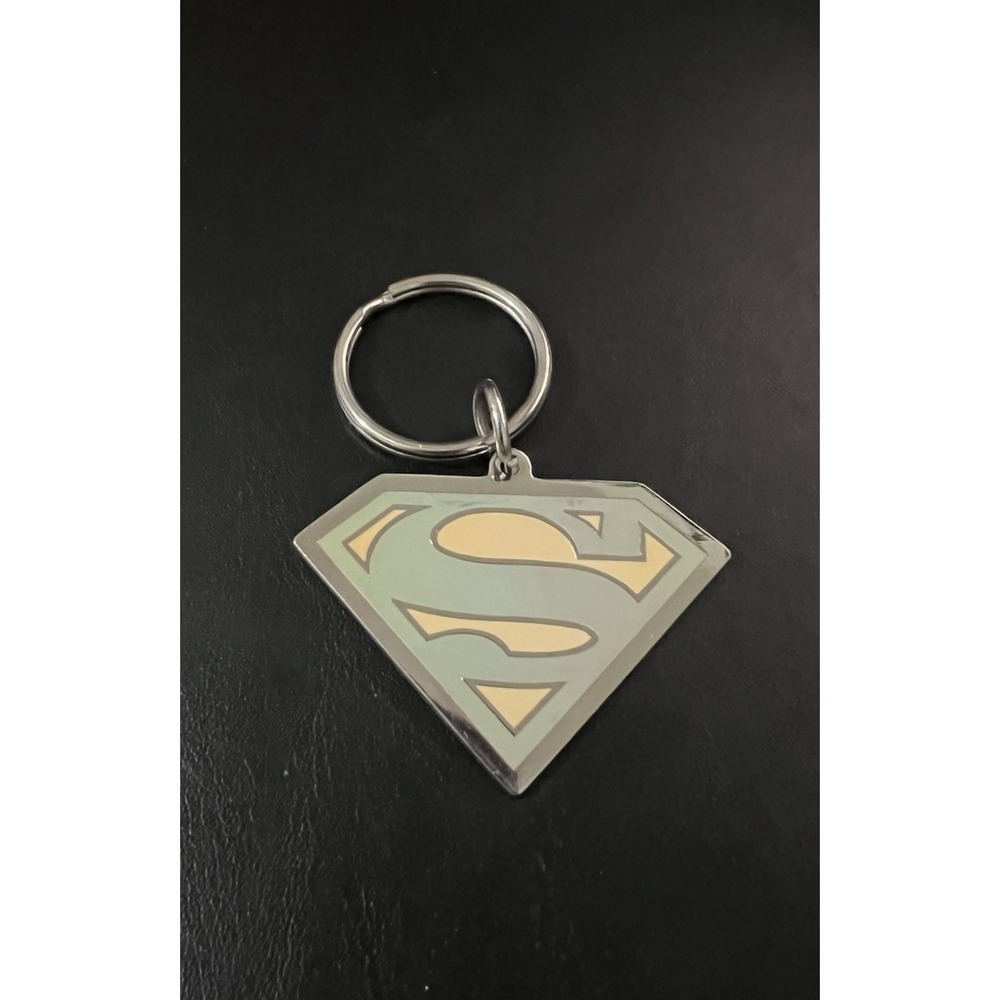 2006 DC Comics Superman Keychain - Picture 2 of 9